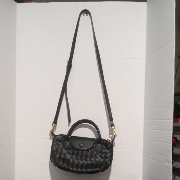 Expressions NYC Black Bag - Picture 1 of 13